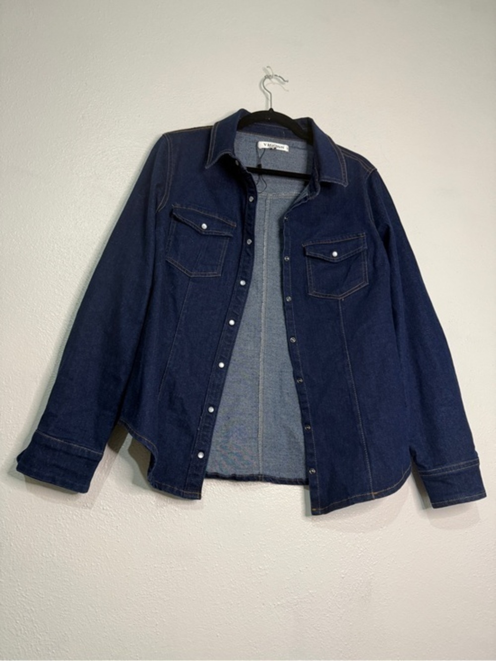 Vigoss Dark Blue Western Denim Shirt w pearlized snaps. Sz M. NWOT.